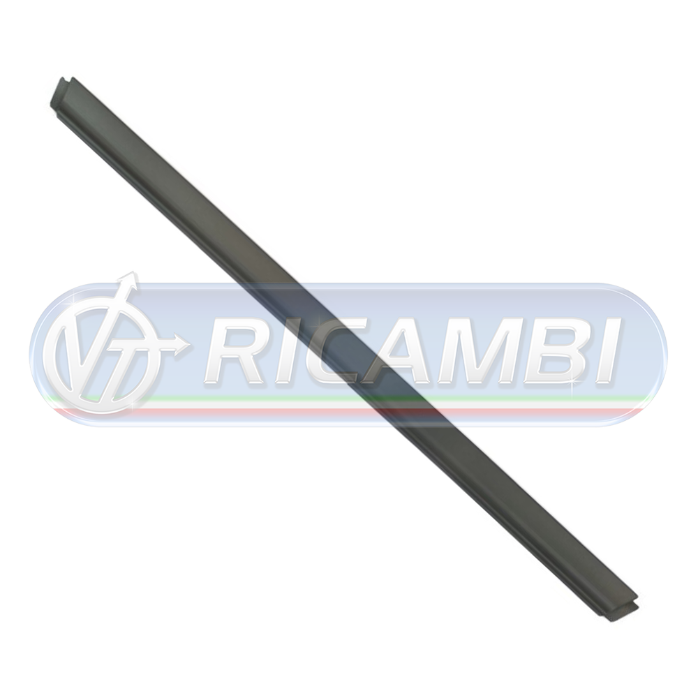 1 - SOTTOPARAURTI PROFILO CENTRALE VOLVO FH 4 PLASTICA GRIGIO CHIARO