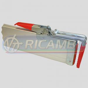 BARRA FERMACARICO ORIZ. ALL 2400-2700 C/CHIUSURE ZINC.